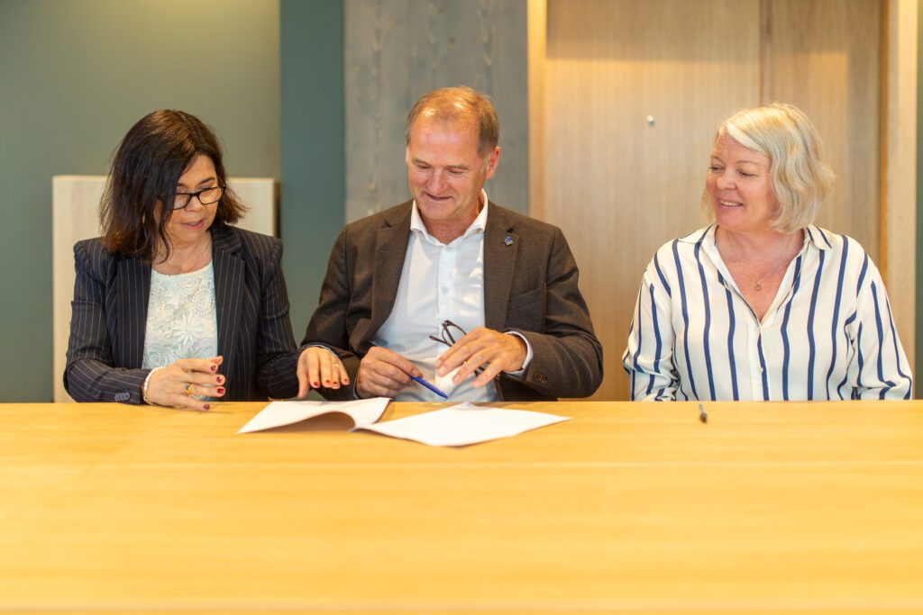  Inger-Hilde Wigen, styreleder i Bodø Havn, sammen med Jørn-Even Hanssen og Anne-Britt Bekken, havnedirektører ihhv. Tromsø og Harstad Havn.   